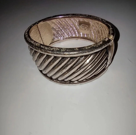 Trades of Hope Corinthians Bangle, Trades of Hope gray beaded bracelet. - Picture 5 of 6